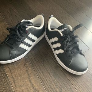Brand New Unisex Youth Sneakers Adidas